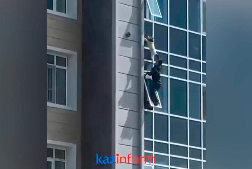 Елордада ер адам баланы өлімнен құтқарды