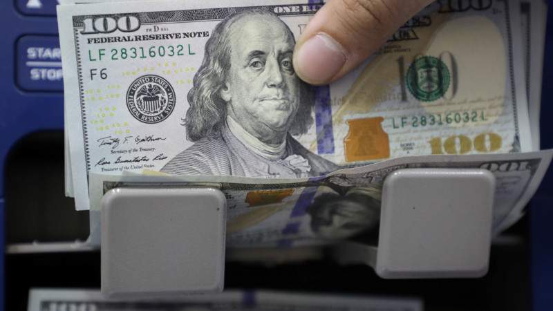 Биржада ұлттық валюта 421 теңгеге дейін нығайды