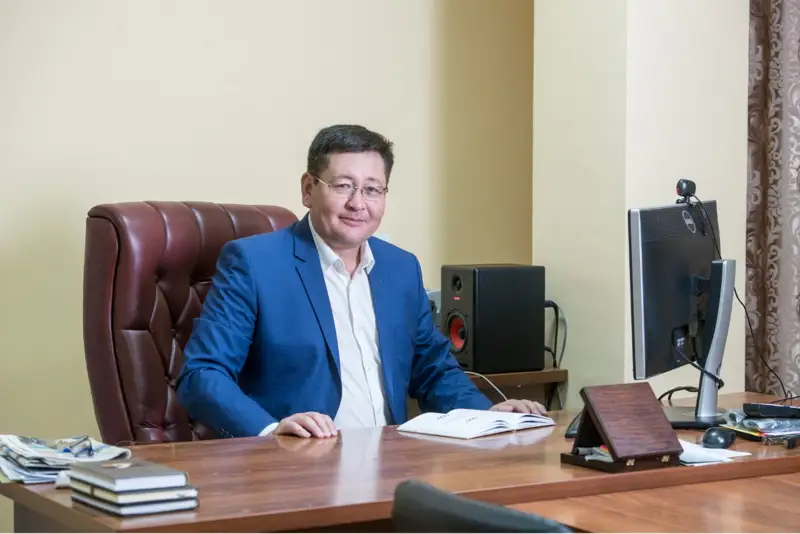 Серік Әбікенұлы, журналист: Біз – соқтасы ішінде жатқан қоғамбыз