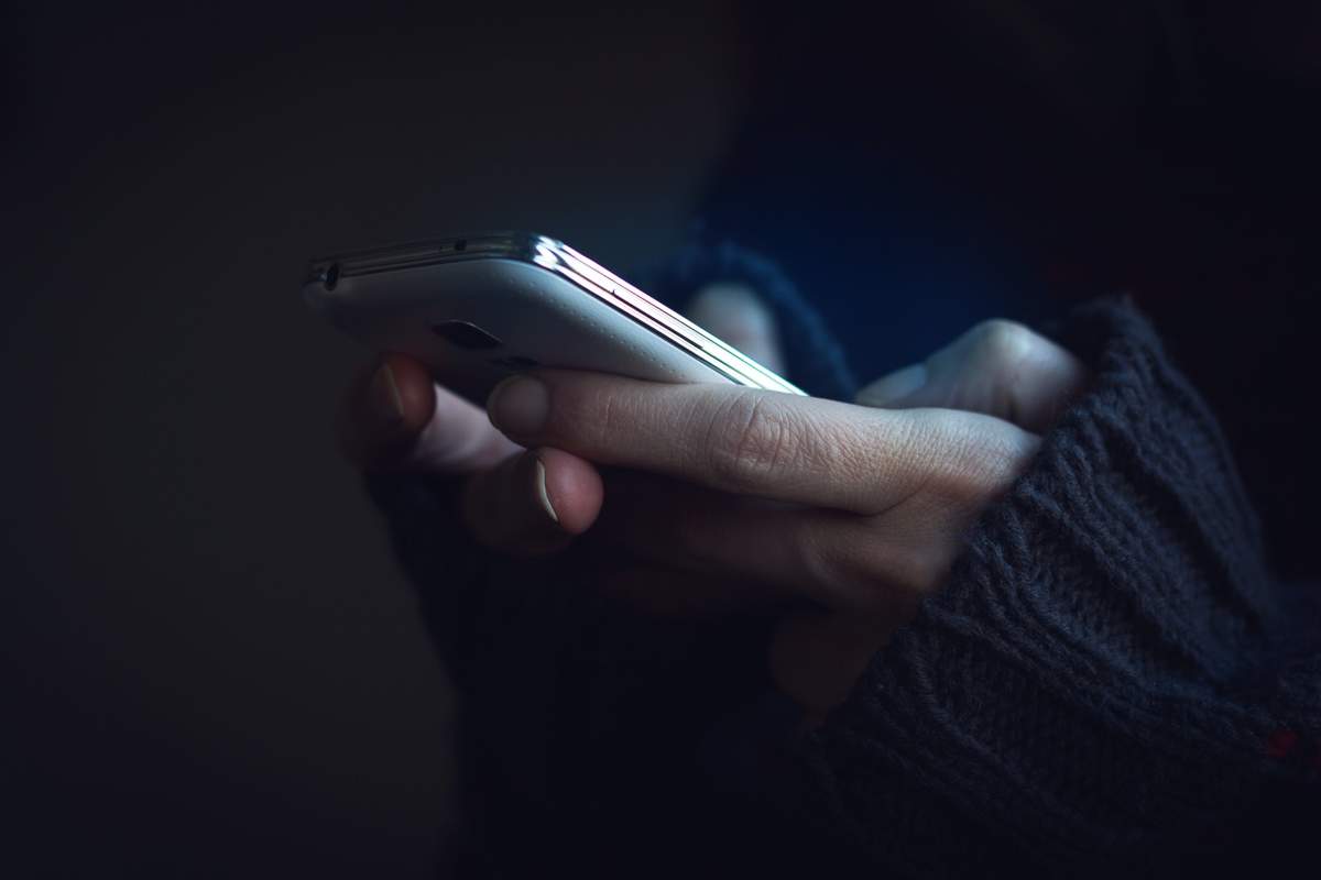 Шымкент тұрғыны такси жүргізушісінің смартфонын ұрлап, мобильді банкингтегі ақшасын құмар ойынға тіккен  