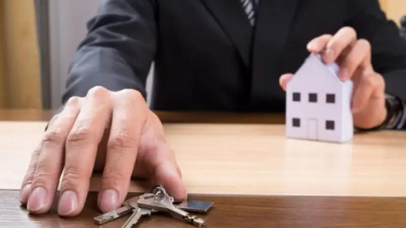 Алимент төлемеген әке үйінен айырылды