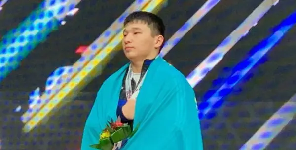 Рахат Бекболат ауыр атлетикадан әлем чемпионы атанды