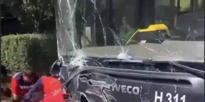 Астанада автобус жүргізушісінің көлік тізгінінде жүрегі тоқтап қалған (видео)