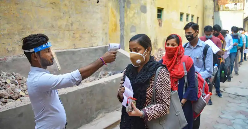 Үндістанда COVID-19 жұққандар саны жеті млн адамнан асты  