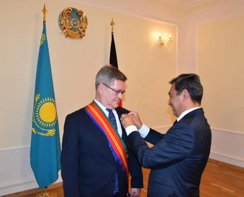 Неміс қаржыгері «Достық» орденімен марапатталды