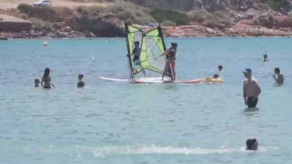 Грекия шетелдік туристерді маусымның 15-інен бастап қабылдайды 