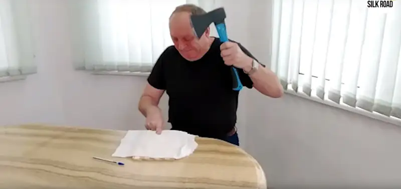 Шұғыл! Сотқа наразы алматылық тұрғын саусағын шауып тастады