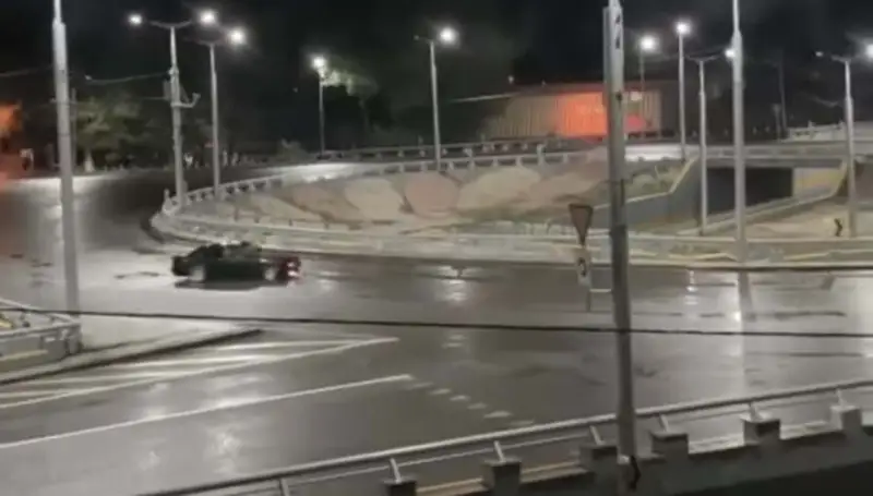 Жүргіншілер көп жүретін жерде дрифтинг жасаған BMW жүргізушісі ұсталды