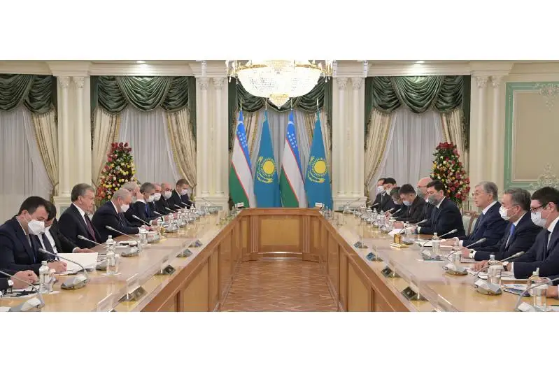 Қазақстан мен Өзбекстан арасындағы одақтастық байланыстар туралы Декларацияға қол қойылды  