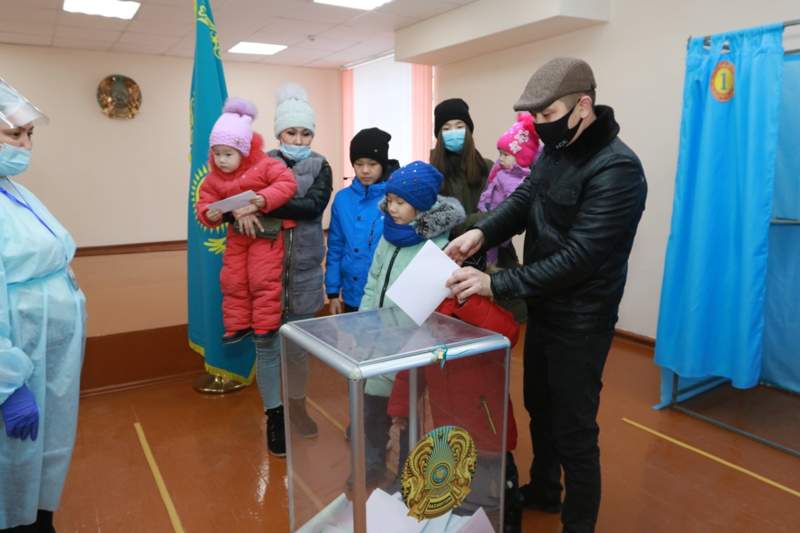 Атырауда көп балалы отбасы сайлауда таңдау жасады