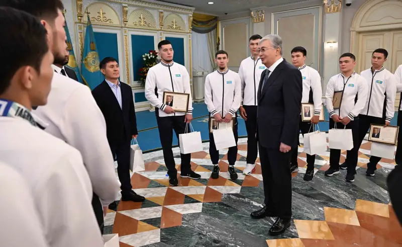  Финалдағы жекпе-жектерді түгел көрдім: Тоқаев әлем чемпионатының жүлдегерлерін қабылдады