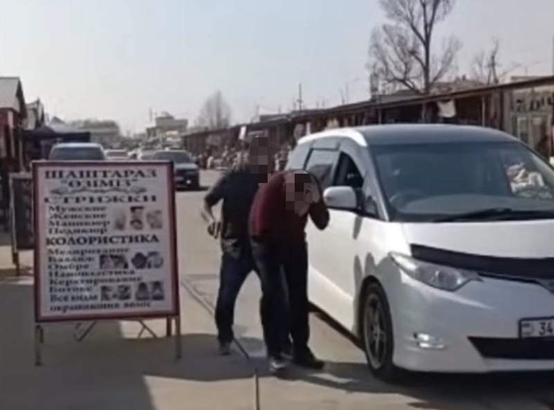 Алматыда көлік жүргізушілері жанжалдасып, бірі қарсыласының бетінен атқан