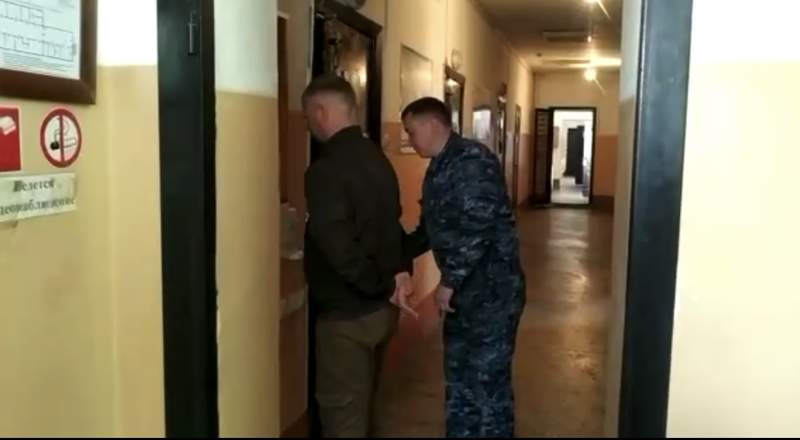 Полиция қызметкерін бопсалады деп айыптаған Семей тұрғынының ісі бойынша сот шешімі шықты