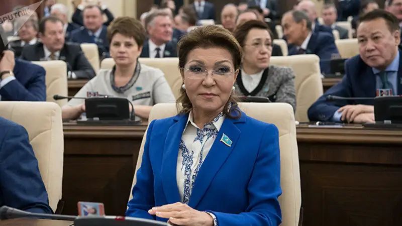Дариға Назарбаева қызметінен кетуі керек – Айдос Сарым