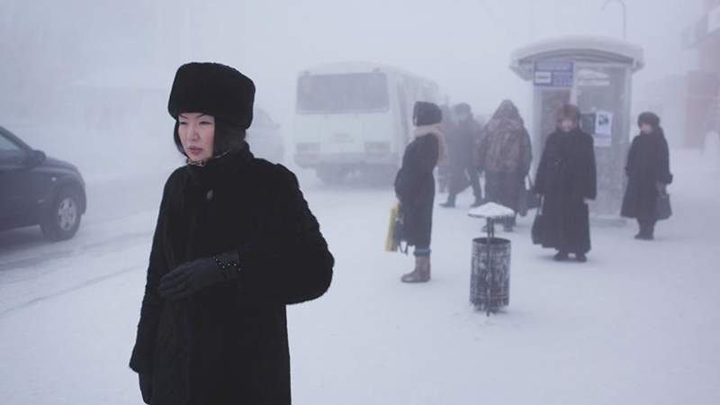 Оймяконда –71ºC аязда адамдар жұмысқа барады