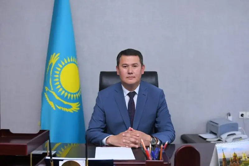 Карантин кезінде қызметкерлерімен моншаға барған әкім «қатаң сөгіс» алды 