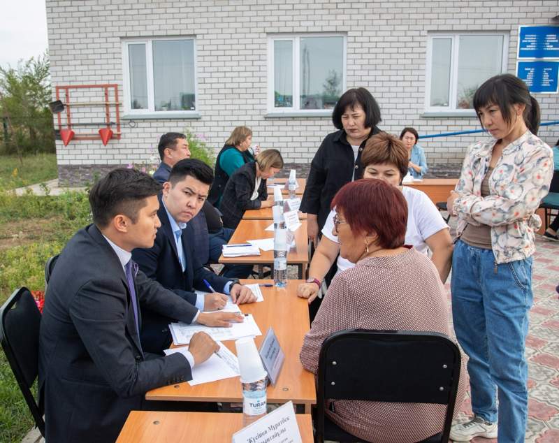 Павлодар облысында әкімдер азаматтардың көшпелі қабылдауын жүргізуде
