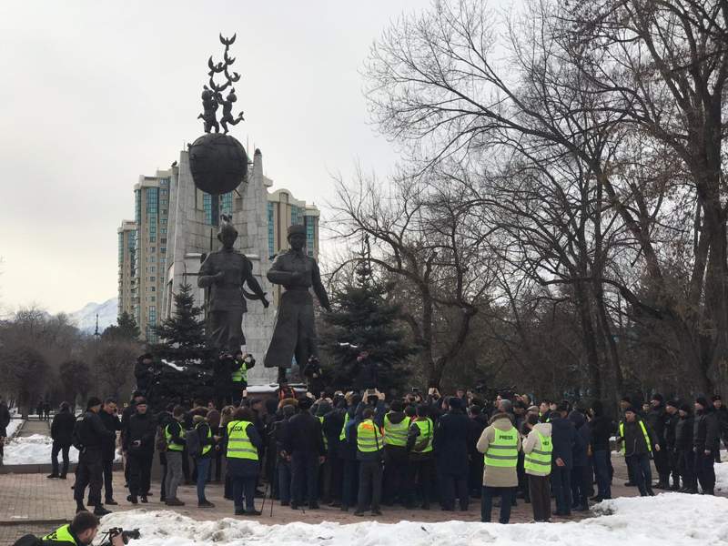 Митингке шыққандар ұсталды