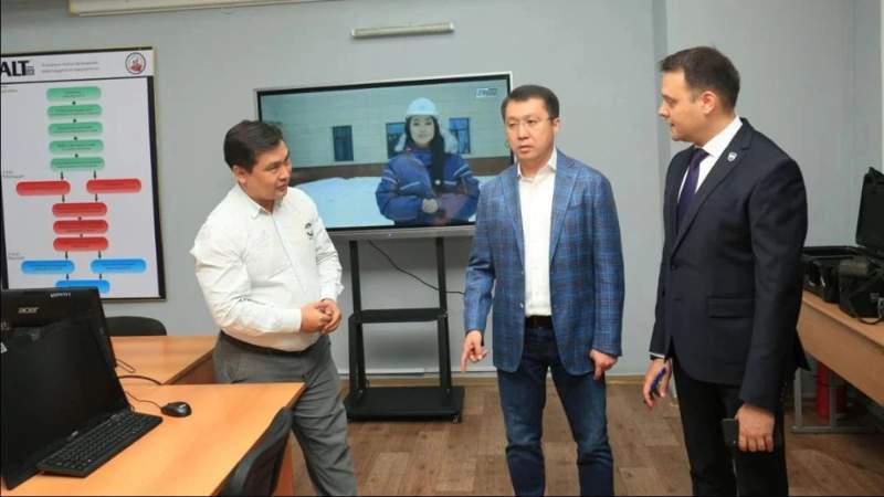 Көлік министрі көлік инфрақұрылымы нысандарымен танысып жүр
