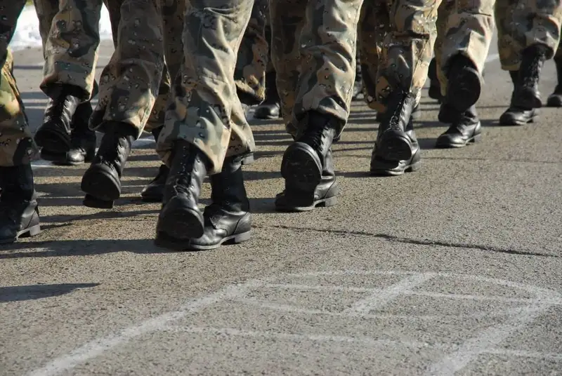 Басын орындықпен ұрды: Әскерге барған жігітті 3 айдың ішінде ауру қылған (видео)