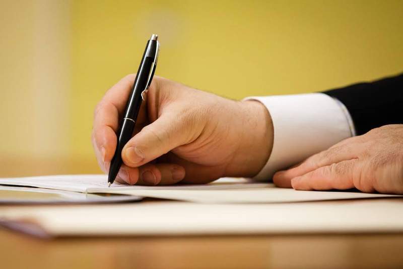 Өскеменнің әкіміне 159 мың теңге айыппұл салынды 