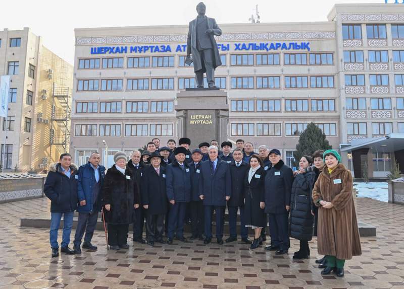 Тоқаев Жамбыл облысының зиялы қауым өкілдерімен әңгімелесті