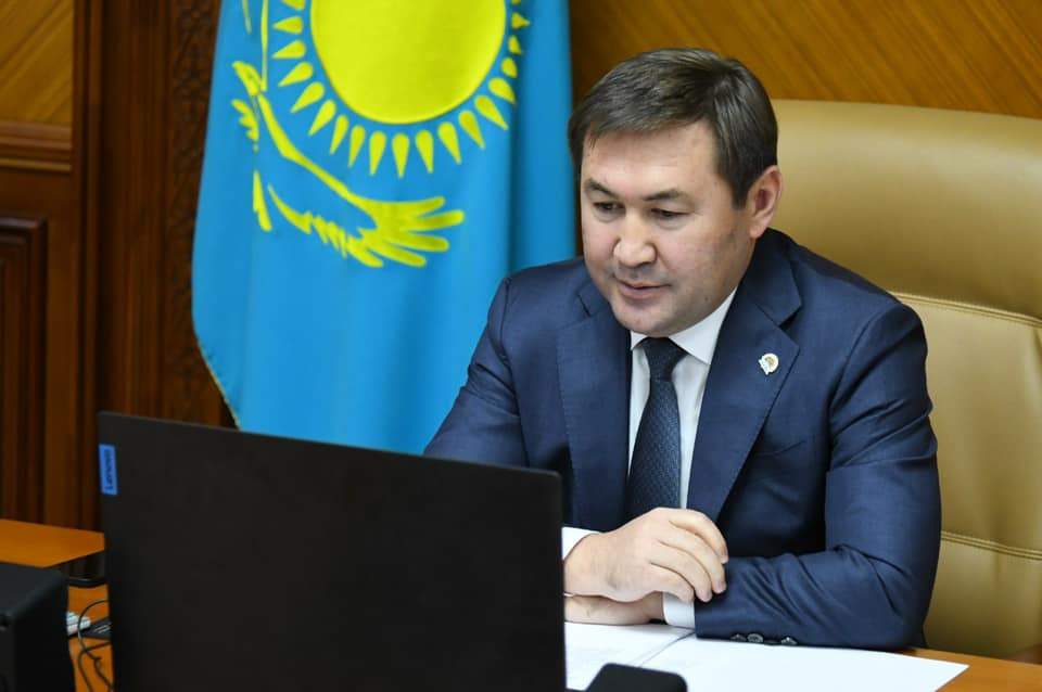 Шымкент әкімі азаматтарды жеке мәселелері бойынша қабылдады