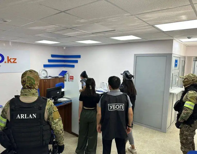 Қарағандыда жалған техникалық байқаудан өту құжаттарын жасаған сақтандыру компаниясының менеджері ұсталды