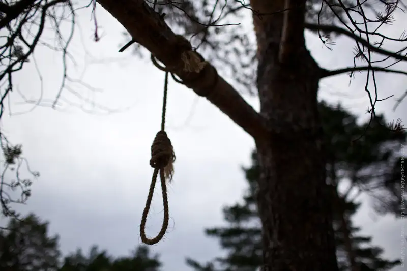 Алматыда оқушы мектеп ауласында асылулы күйінде табылды