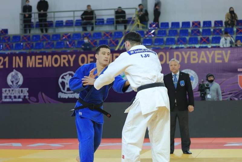 Аян Байғазы әлем чемпионатының қола жүлдесі үшін күреседі  