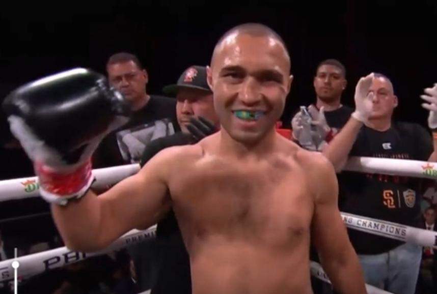 Қазақстандық боксшы WBC титулын жеңіп алды 