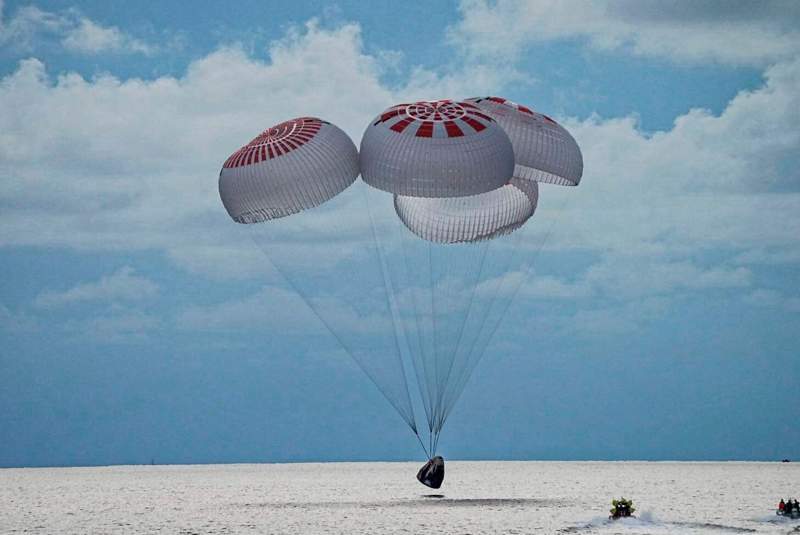 SpaceX әуе кемесі жерге оралды
