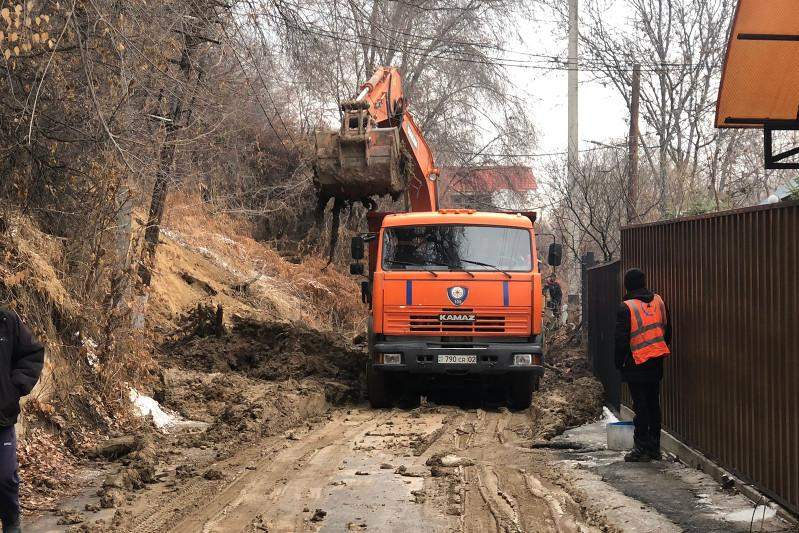 Алматыда топырақ көшкіні болды