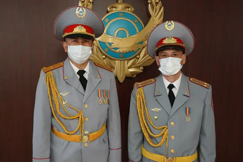 Полицейлер анасы мен қызын өрттен аман алып қалды 