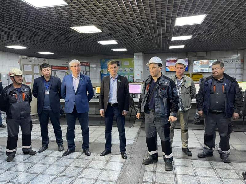 Мәжіліс депутаттар металлургтермен жаңа Қазақстанды құрудағы референдумның рөлін талқылады