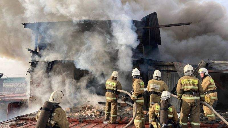 Барахолка қоймасындағы өрт сөндірілді