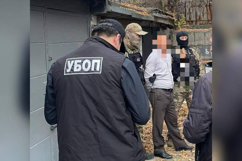 Бұрынғы сүйіктісінен миллиондаған ақша бопсалаған ер адам қамалды