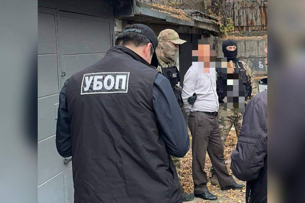Бұрынғы сүйіктісінен миллиондаған ақша бопсалаған ер адам қамалды