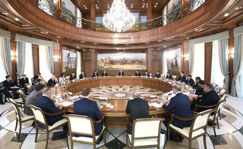 Президент Қасым-Жомарт Тоқаев отандық бизнес-қоғамдастық өкілдерімен кездесу өткізді