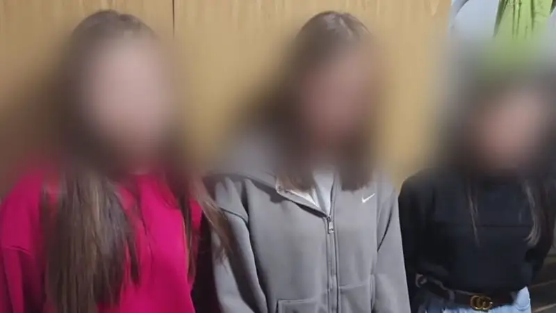 Жасөспірім қыздар