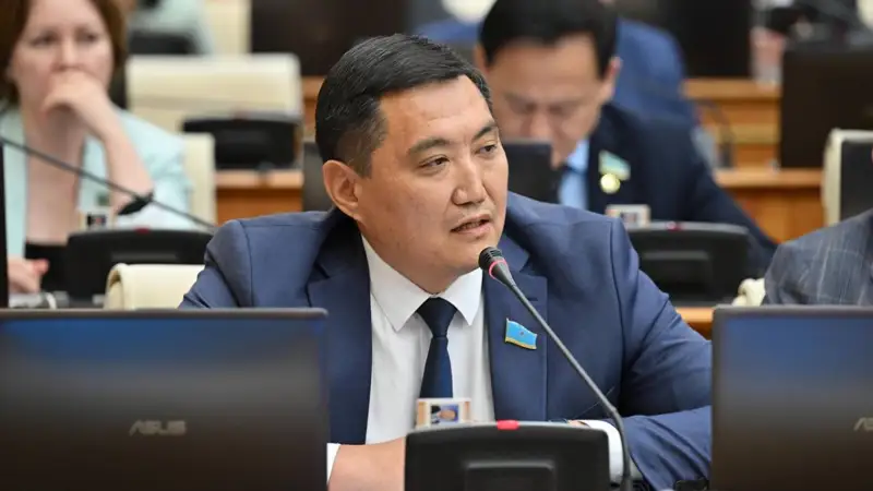 Бақытжан Базарбек