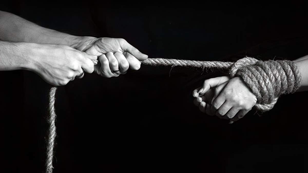Адам саудасы