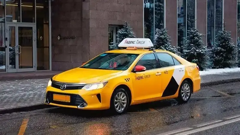 Қостанай облысында такси жүргізушісін пышақпен қорқытқан адам 3,5 жылға сотталды