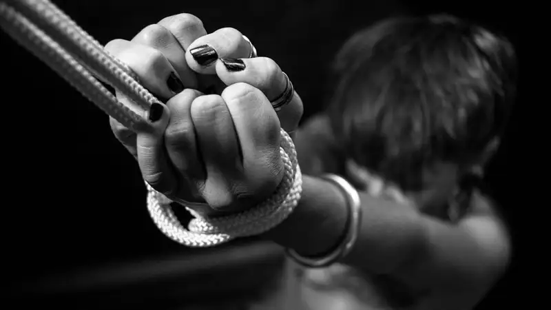 Адам саудасы