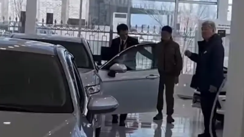 Әкімдік қызметкері