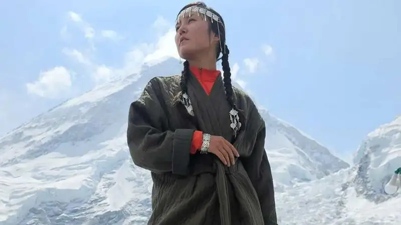 Анар Бурашева