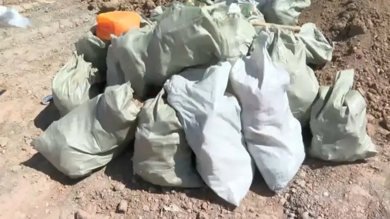 Шымкентте рұқсат етілмеген жерге төгілген қоқыс тазартылды