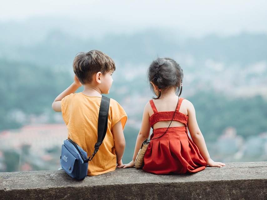 Денсаулық сақтау саласының жүргізуші Елена Малышева попуга алады Денсаулық сақтау саласының жүргізуші Елена Малышева попуга алады