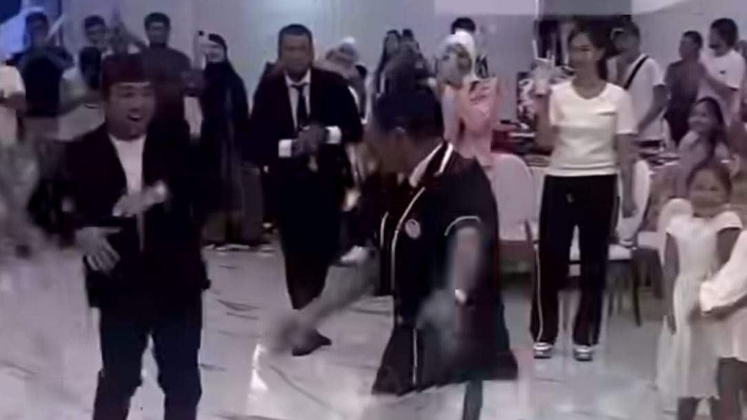 Елдос Сметовтің биі