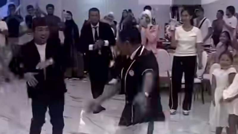 Елдос Сметовтің биі